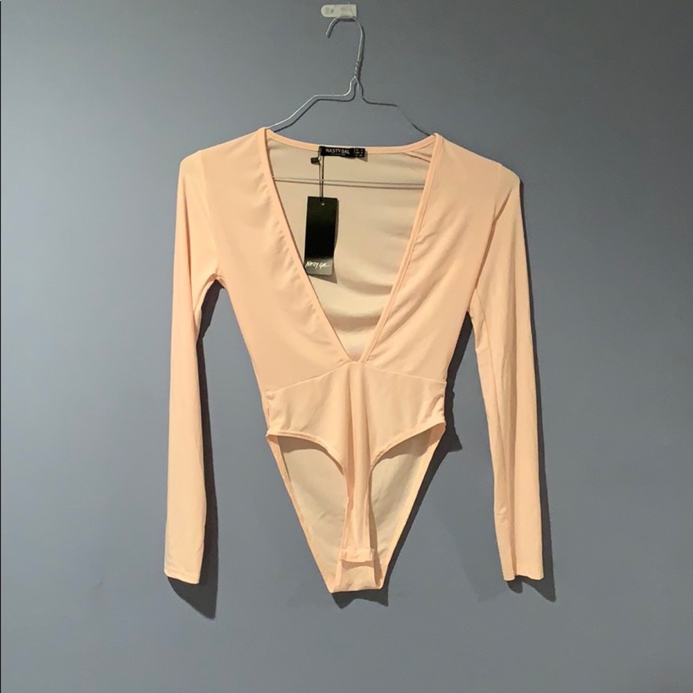 NWT Nasty Gal V-Neck BodySuit Nude Polyester